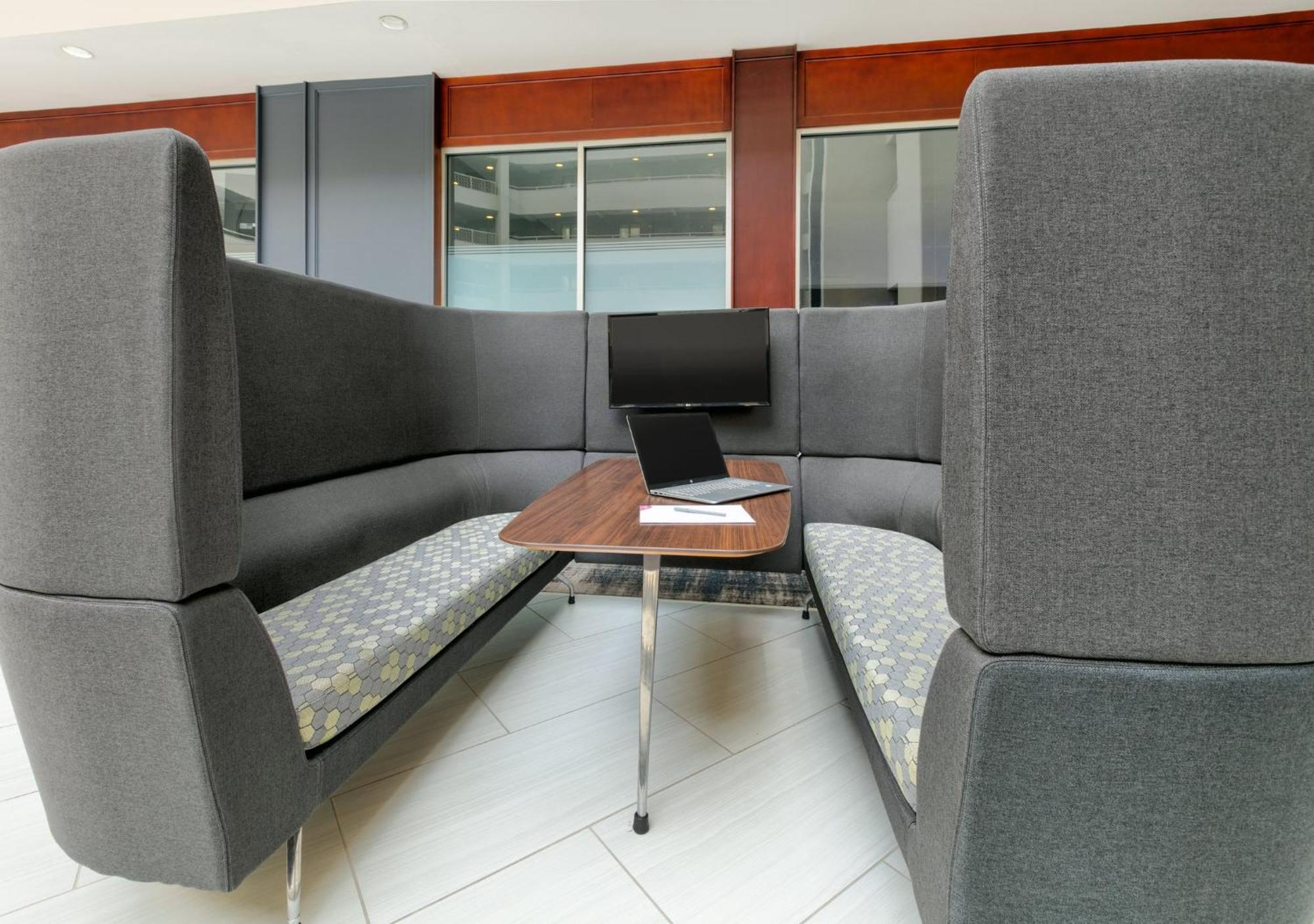 Crowne Plaza Suites Arlington, An Ihg Hotel Bagian luar foto